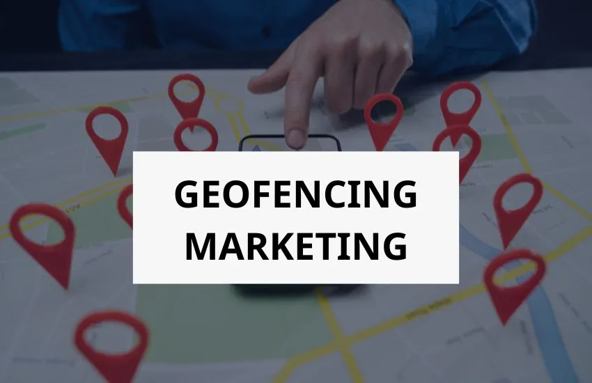 vlepoume enan xarti me topothesies kai ena kinhto